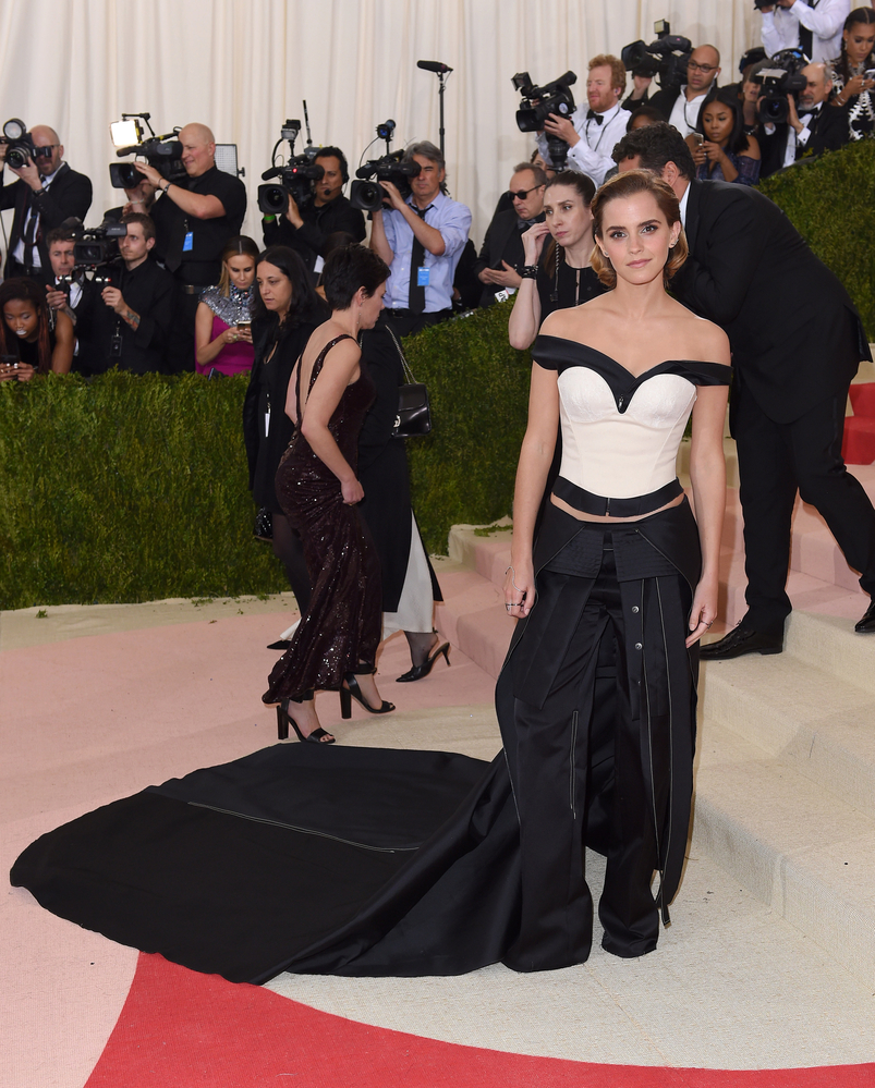 emma_watson_2016_met_costume_institute_gala_74.jpg