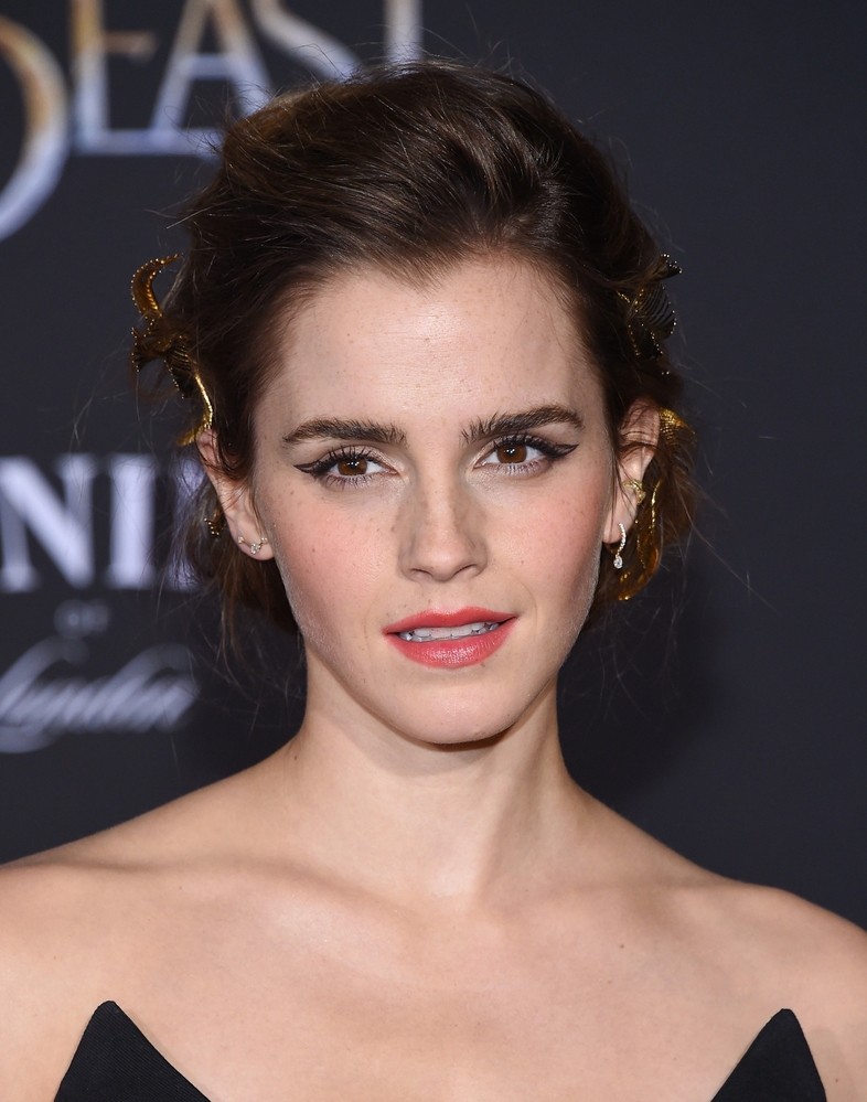 emma_watson_2017_mar_batb_la_premiere_176.jpg