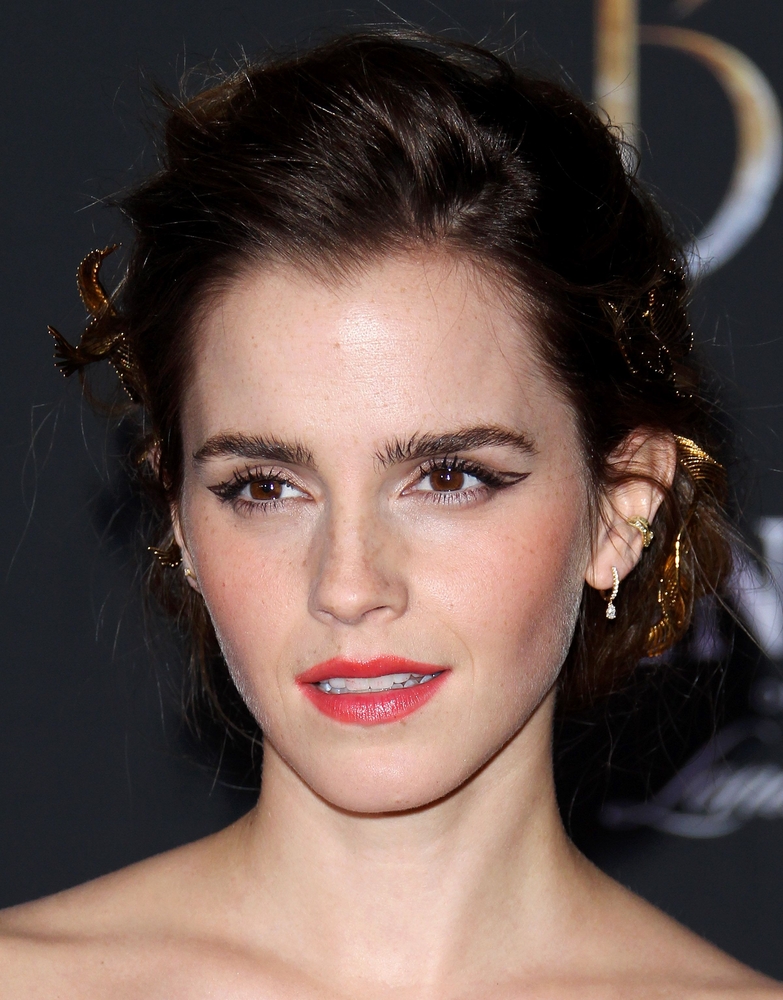 emma_watson_2017_mar_batb_la_premiere_185.jpg