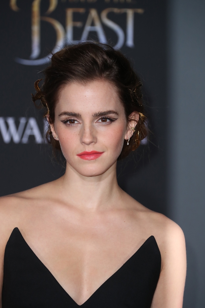 emma_watson_2017_mar_batb_la_premiere_231.jpg