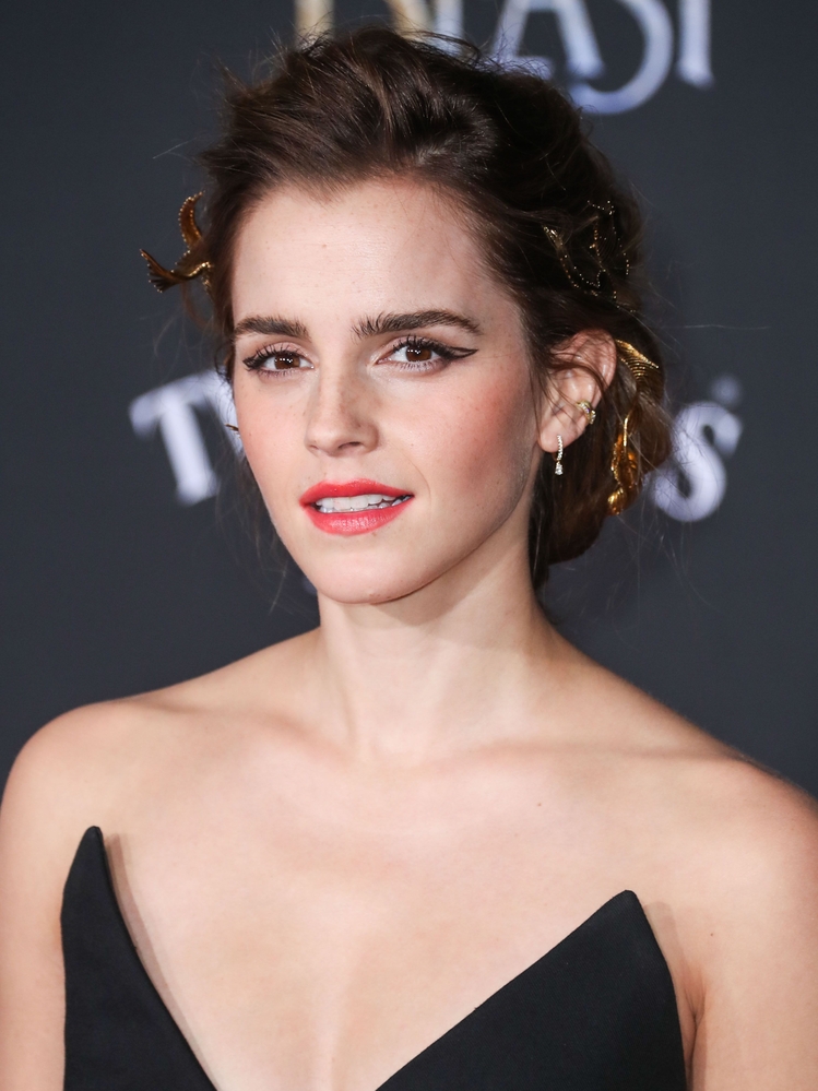 emma_watson_2017_mar_batb_la_premiere_272.jpg