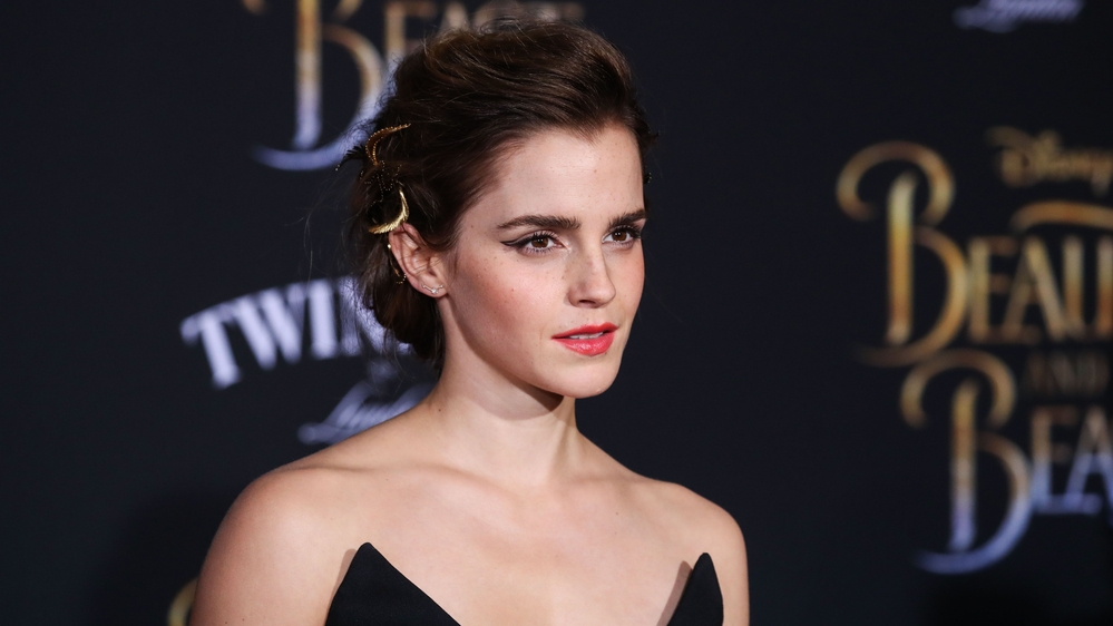 emma_watson_2017_mar_batb_la_premiere_289.jpg