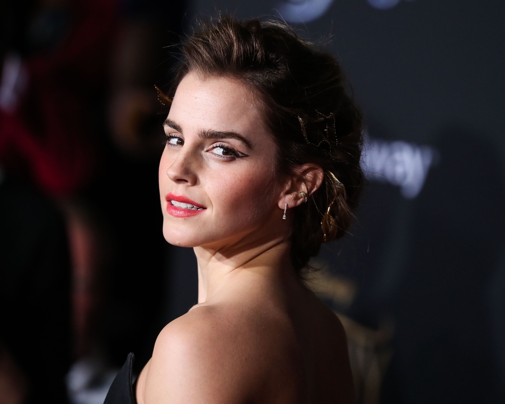 emma_watson_2017_mar_batb_la_premiere_300.jpg