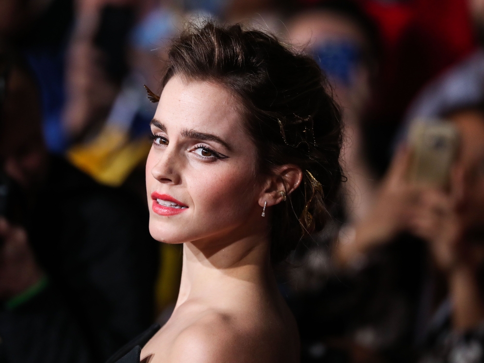 emma_watson_2017_mar_batb_la_premiere_316.jpg