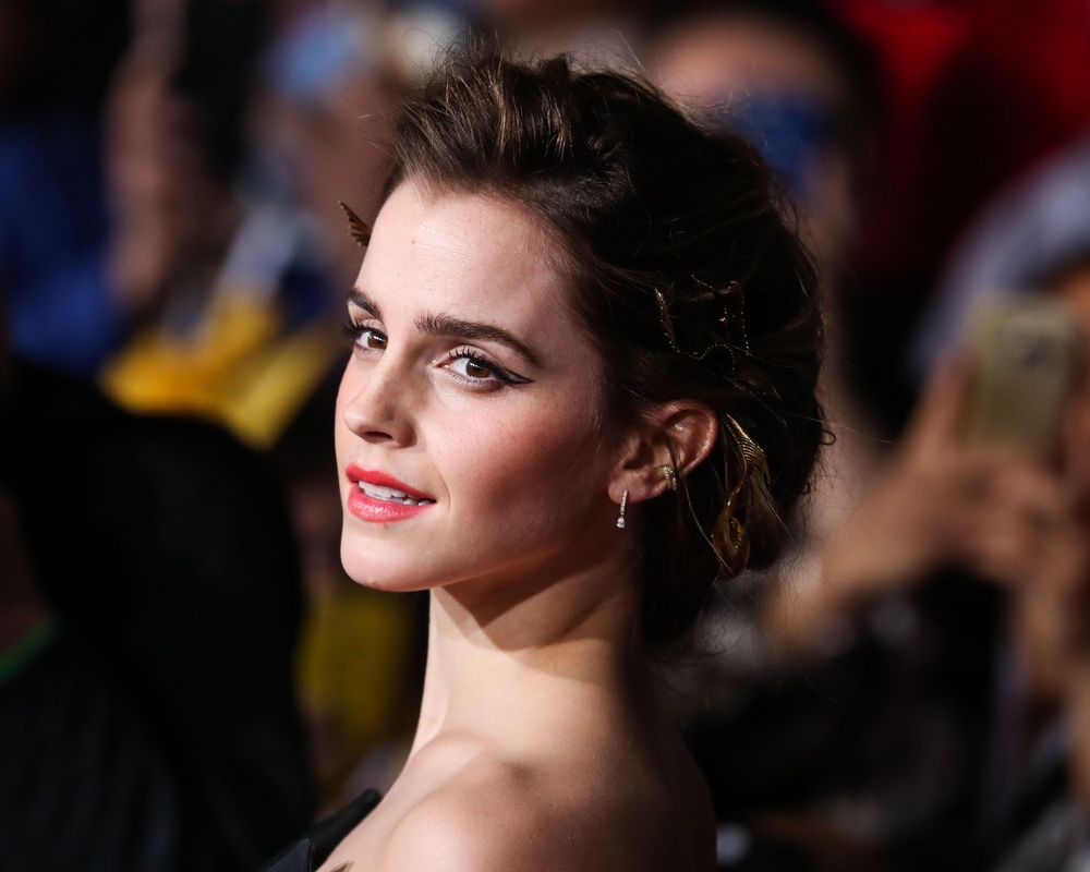 emma_watson_2017_mar_batb_la_premiere_320.jpg