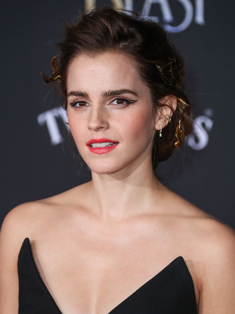 emma_watson_2017_mar_batb_la_premiere_332.jpg