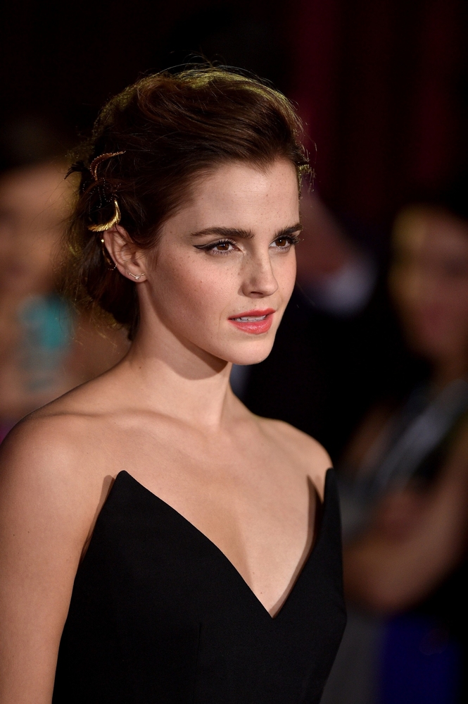 emma_watson_2017_mar_batb_la_premiere_372.jpg