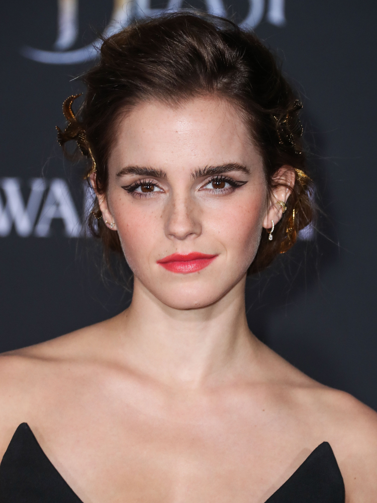emma_watson_2017_mar_batb_la_premiere_432.jpg