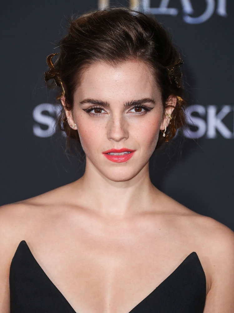 emma_watson_2017_mar_batb_la_premiere_434.jpg