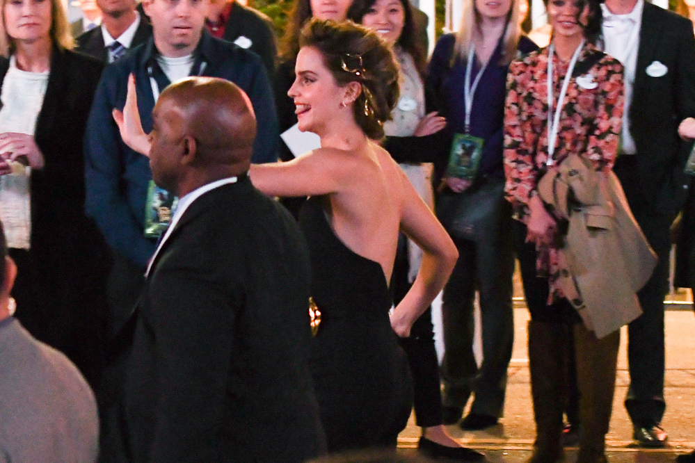 emma_watson_2017_mar_batb_la_premiere_68.jpg