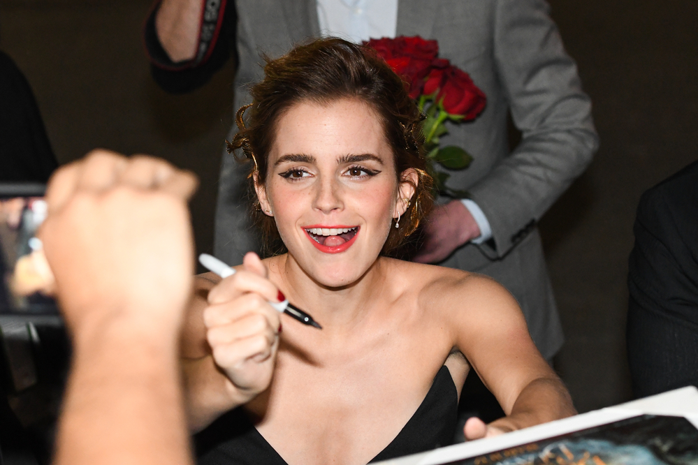 emma_watson_2017_mar_batb_la_premiere_87.jpg