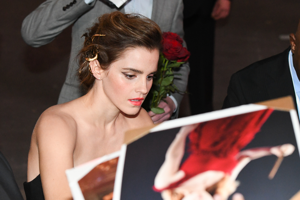 emma_watson_2017_mar_batb_la_premiere_89.jpg