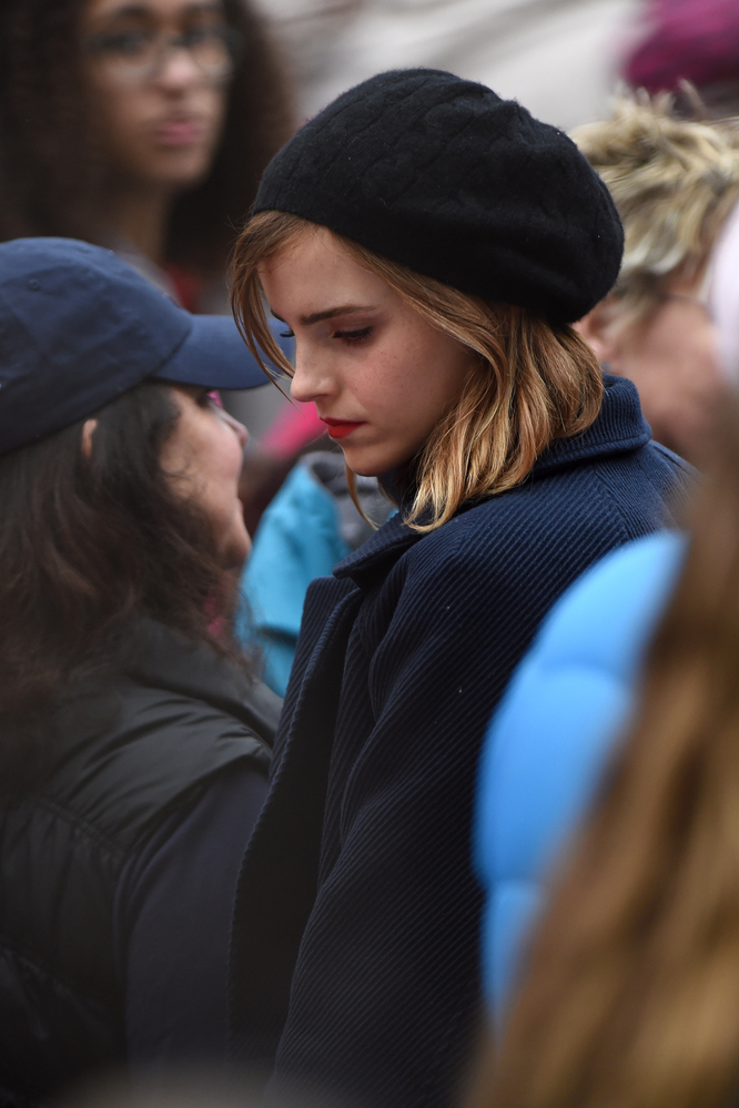 emma_watson_2017_womens_march_on_washington_08.jpg
