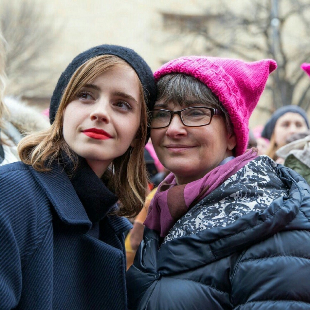 emma_watson_2017_womens_march_on_washington_13.jpg