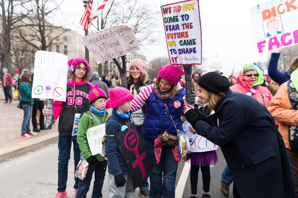 emma_watson_2017_womens_march_on_washington_16.jpg