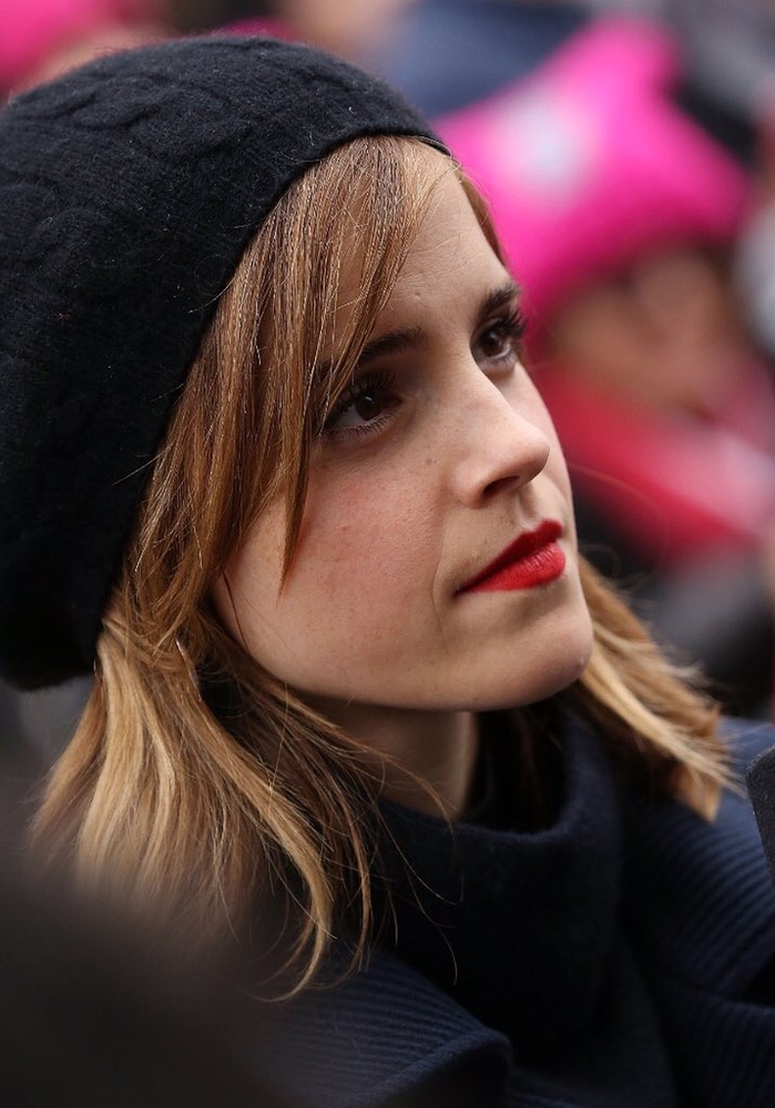 emma_watson_2017_womens_march_on_washington_26.jpg