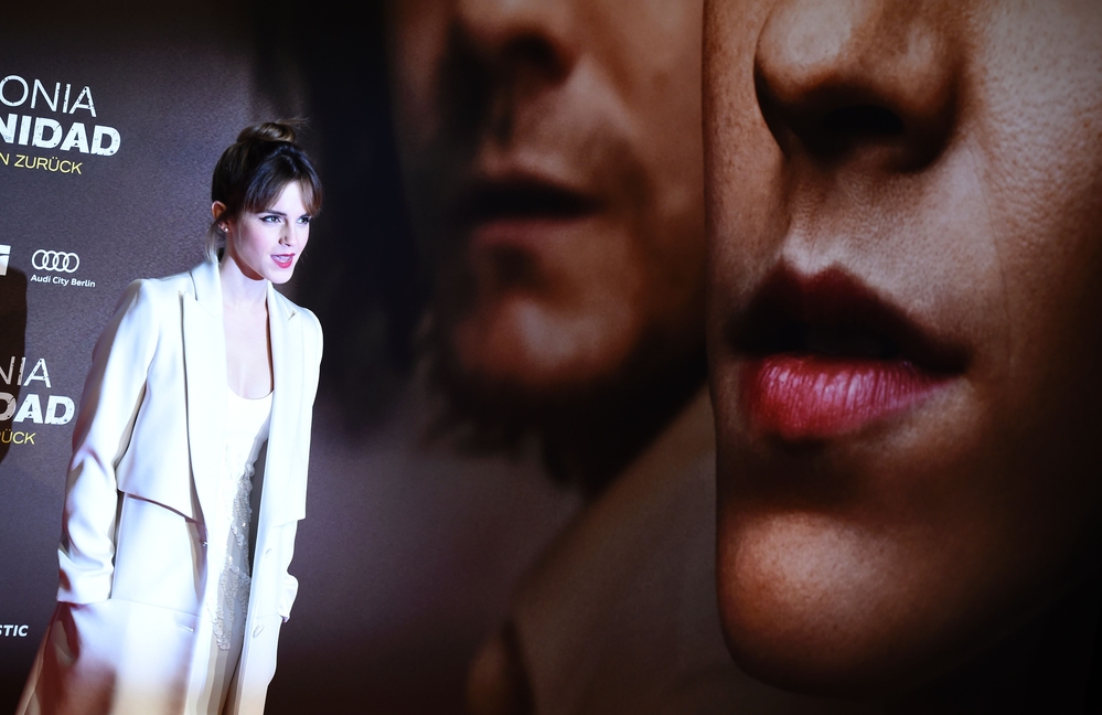 emma_watson_colonia_berlin_premiere_14.jpg