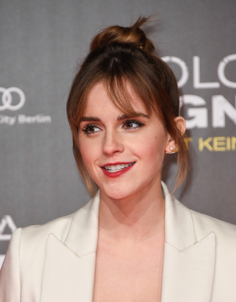emma_watson_colonia_berlin_premiere_57.jpg