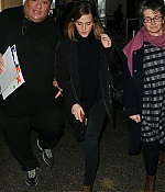 Filename=EEW_2017candid_jan20_arrives_in_washingtondc_with_her_mom_01.jpg
Filesize=272KiB
Dimensions=1040x1563
Date added=Sep 02, 2017 EEW_2017candid_jan20_arrives_in_washingtondc_with_her_mom_01.jpg