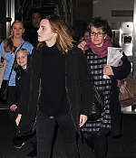 Filename=EEW_2017candid_jan20_arrives_in_washingtondc_with_her_mom_06.jpg
Filesize=914KiB
Dimensions=1226x1432
Date added=Sep 02, 2017 EEW_2017candid_jan20_arrives_in_washingtondc_with_her_mom_06.jpg