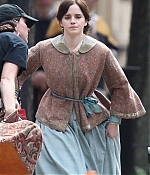 Filename=EEW_2018candid_on_set_of_little_women_in_boston_ma_04.jpg
Filesize=279KiB
Dimensions=1333x2000
Date added=Nov 01, 2018 EEW_2018candid_on_set_of_little_women_in_boston_ma_04.jpg
