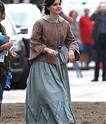EEW_2018candid_on_set_of_little_women_in_boston_ma_08.jpg
