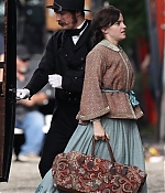 Filename=EEW_2018candid_on_set_of_little_women_in_boston_ma_09.jpg
Filesize=398KiB
Dimensions=1333x2000
Date added=Nov 01, 2018 EEW_2018candid_on_set_of_little_women_in_boston_ma_09.jpg