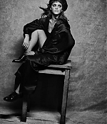 EEW_2018shoot_peter_lindbergh_vogue_australia_30.png