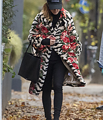 Filename=EEW_2019candid_nov3_out_and_about_in_london_005.jpg
Filesize=761KiB
Dimensions=1318x2129
Date added=Feb 08, 2020 EEW_2019candid_nov3_out_and_about_in_london_005.jpg