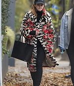 Filename=EEW_2019candid_nov3_out_and_about_in_london_012.jpg
Filesize=948KiB
Dimensions=1427x2119
Date added=Feb 08, 2020 EEW_2019candid_nov3_out_and_about_in_london_012.jpg