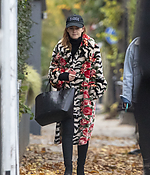 Filename=EEW_2019candid_nov3_out_and_about_in_london_013.jpg
Filesize=1207KiB
Dimensions=1664x2386
Date added=Feb 08, 2020 EEW_2019candid_nov3_out_and_about_in_london_013.jpg