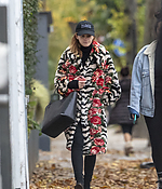 Filename=EEW_2019candid_nov3_out_and_about_in_london_016.jpg
Filesize=1240KiB
Dimensions=1762x2652
Date added=Feb 08, 2020 EEW_2019candid_nov3_out_and_about_in_london_016.jpg