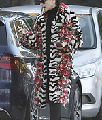Filename=EEW_2019candid_nov3_out_and_about_in_london_029.jpg
Filesize=834KiB
Dimensions=1473x2604
Date added=Feb 08, 2020 EEW_2019candid_nov3_out_and_about_in_london_029.jpg