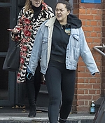 Filename=EEW_2019candid_nov3_out_and_about_in_london_034.jpg
Filesize=645KiB
Dimensions=1423x2276
Date added=Feb 08, 2020 EEW_2019candid_nov3_out_and_about_in_london_034.jpg