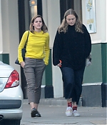 EEW_2019candid_out_for_lunch_in_primrose_hill_london_002.jpg