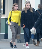 EEW_2019candid_out_for_lunch_in_primrose_hill_london_008.jpg