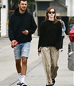 Filename=EEW_2019candid_out_in_venice_ca_004.jpg
Filesize=680KiB
Dimensions=2200x3300
Date added=Jun 27, 2019 EEW_2019candid_out_in_venice_ca_004.jpg