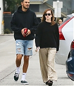 EEW_2019candid_out_in_venice_ca_013.jpg