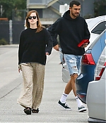 EEW_2019candid_out_in_venice_ca_016.jpg
