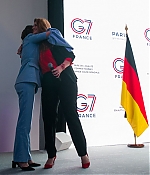 Filename=EEW_2019event_g7_summit_conference_009.jpg
Filesize=113KiB
Dimensions=1200x801
Date added=May 22, 2019 EEW_2019event_g7_summit_conference_009.jpg