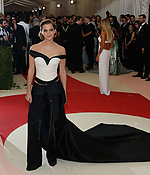 emma_watson_2016_met_costume_institute_gala_112.jpg
