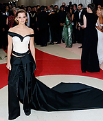 emma_watson_2016_met_costume_institute_gala_115.jpg