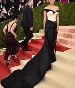emma_watson_2016_met_costume_institute_gala_45.jpg