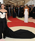 emma_watson_2016_met_costume_institute_gala_49.jpg