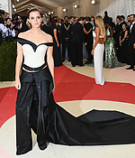 emma_watson_2016_met_costume_institute_gala_51.jpg
