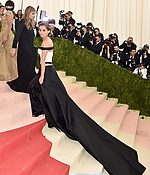 emma_watson_2016_met_costume_institute_gala_54.jpg