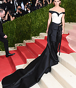 emma_watson_2016_met_costume_institute_gala_61.jpg