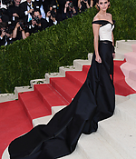 emma_watson_2016_met_costume_institute_gala_64.jpg