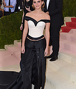 emma_watson_2016_met_costume_institute_gala_78.jpg