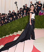 emma_watson_2016_met_costume_institute_gala_79.jpg